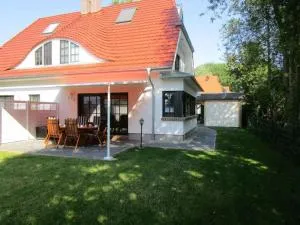 Zingster Landhus Comfortable holiday residence - Prerow