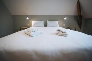 Hotels La Marjolaine - Demeure d-Hotes - Service Para-hoteIier - Premium : photos des chambres