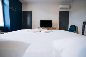 Hotels La Marjolaine - Demeure d-Hotes - Service Para-hoteIier - Premium : photos des chambres