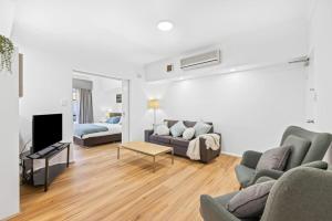 Renovated Family Apartment with Pool & WiFi