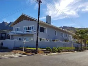 Moments Guesthouse, Kleinmond - Клейнмонд