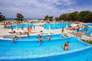 Apartments 4 in Zaton Holiday Resort, with large pool area 