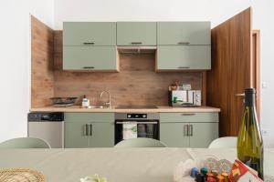Premium Central Apartment with 4 Bedrooms 3 Bathrooms