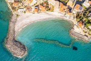 Avia Seaview Getaway - Konstantinas Hidden Haven