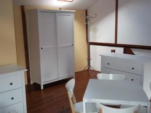 B&B / Chambres d'hotes Bergeveaux : Chambre Familiale avec Salle de Bains Privative