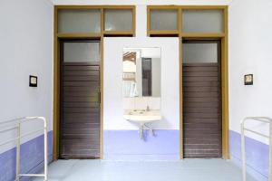 Wisma 812 Khusus Putra for Male Only