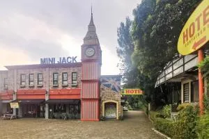 Hotel Container Inn Mitra RedDoorz - Cipayung