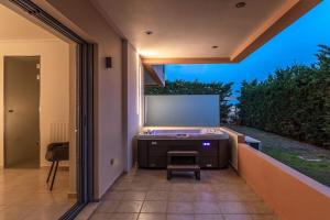 Luxe Seaside Anavissos- Athens, 3 Bedroom,Jacuzzi