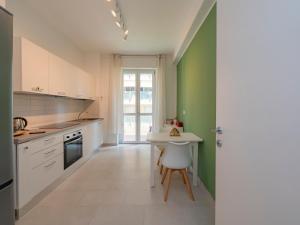 Xenia Apartments - Luminous Suite in Citylife