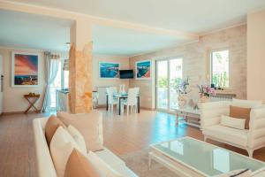 Private modern villa in Taormina