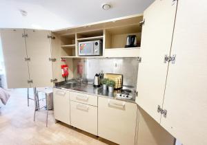 Student Only, Studio Room At Kirby, London