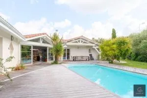 Villa avec piscine pour 8 personnes à Biscarrosse bourg - Enhil