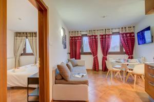 L Aquila Campo Smith On The Ski Slopes - Happy Rentals