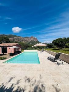 Villas Charmante Villa avec Piscine : photos des chambres