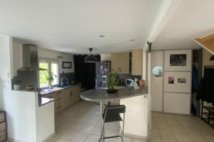 Villas Grand gite tout confort max 24 personnes pour seminaires, anniversaire ou reunions de famille : photos des chambres