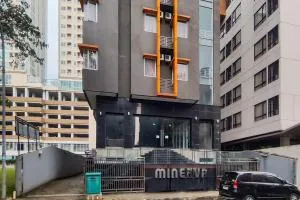 RedDoorz Plus Near ICE BSD Minerva - Samporo