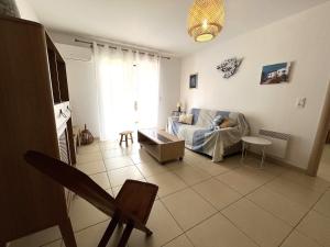 MORIANI Plage T2 terrasse proche mer et commerces