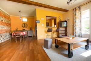 Maisons de vacances Gite L'Orangerie du Chateau D'Emalleville : photos des chambres