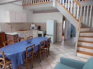 Appartements Ets Levillain - Hotel Les Caletes : photos des chambres