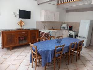 Appartements Ets Levillain - Hotel Les Caletes : photos des chambres