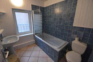 Appartements Ets Levillain - Hotel Les Caletes : photos des chambres