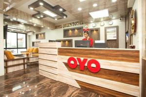 OYO 818 Hotel Queen Tower