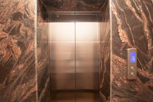 OYO 818 Hotel Queen Tower