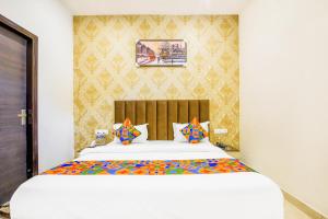 FabHotel Royal Regency I