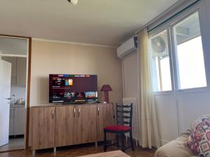 Comfort & Style Panoramic Urban Retreat