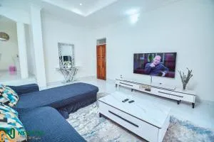 The N3 Luxury Suite - Katoto