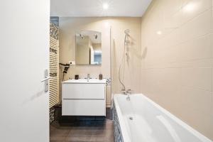 Maisons de vacances Le Clos des Layottes : photos des chambres