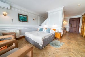Superior Double Room with Terrace and Czos Lake View room in Hotel Solar Palace SPA & Wellness