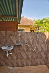 Phòng Giường Đôi Hạng Bình Dân (Budget Double Room)