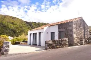 Beachscape Cottage - Capelo