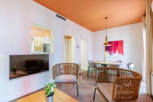 Three-Bedroom Apartment I room in MIT House NoMad Latina en Madrid