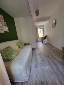 Appartements Paisible maison de village avec terrasse : photos des chambres