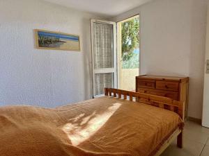 Appartement 2 pièces avec terrasse et parking, à 80m de la plage, proche commerces, pour 4 pers. - FR-1-225-252