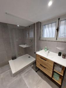 Maisons de vacances Maison 3 chambres avec jardin et piscine a deux pas d-Avignon : photos des chambres