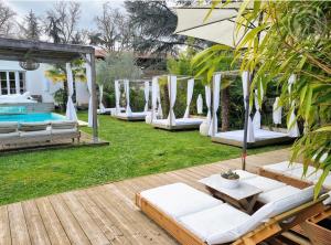 B&B / Chambres d'hotes Buddha Beach Thoiry : photos des chambres