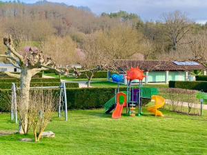 Campings Camping Familial paisible avec piscine, mobil home , chalet, Studio & emplacement nue : photos des chambres