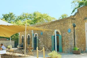 Modern new 2 bedroom flat