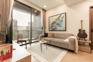 Blue Fingers Lumiere Riverside