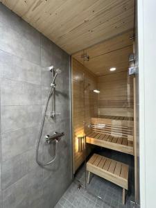 Kotimaailma - Uusi rivitalokolmio saunalla # 3