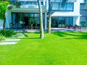VILLA LUXURY 5PN SANCTUARY RESORT - TRUNG TÂM HỒ TRÀM l gần biển CÁCH 20MET