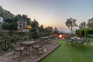 ELIVAAS Dreamland Regal 3BHK Apartment in Kasauli - كاساولى