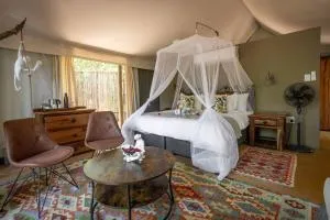Umkumbe Bush Lodge - Luxury Tented Camp - Rezervace Manyeleti