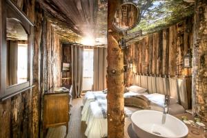 Hotels Hotel Le Rocher Blanc : photos des chambres