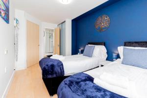 Contractors 4 Beds 2 BathroomsTown Centre Parking