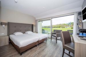 Comfort Double Room with Shower and Terrace room in Fletcher Zuiderduin Beachhotel