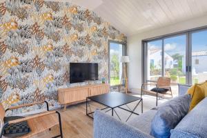 maison neuve- 6 adultes & 4 enfants - 350m plage